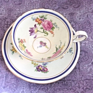Aynsley Claridge Teacup & Saucer- Fine Porcelain made in England. Vintage in excellent condition.
