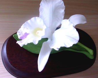 White, Purple Orchid Porcelain Flower: 1985 Homco Masterpiece Figurine with Wooden Base. New Vintage
