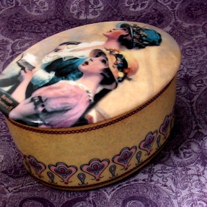 Amazing Grace Porcelain Musical Box By Norman Rockwell. Vintage like New. Plays Without interruptions. Approx. 4&quot; L - Item 3325A