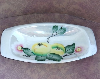 Vide-poches peint à la main vintage, plat en porcelaine avec fruits et fleurs, plateau à bijoux, porte-savon. Décoration de vanité, cadeau pour elle.