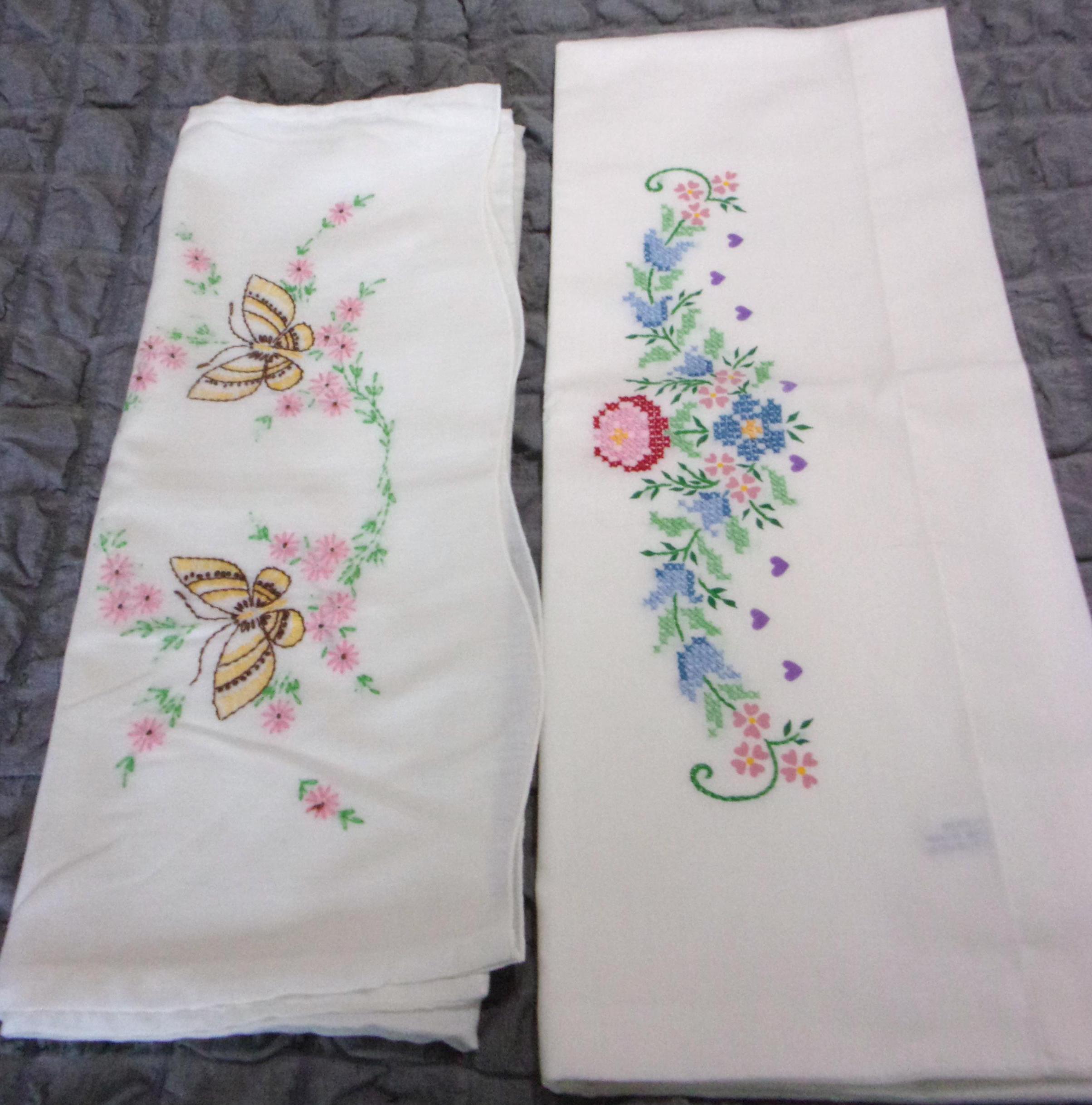 蝶の刺繍入り枕カバー：サテン製、18x30cm、ハンドメイド