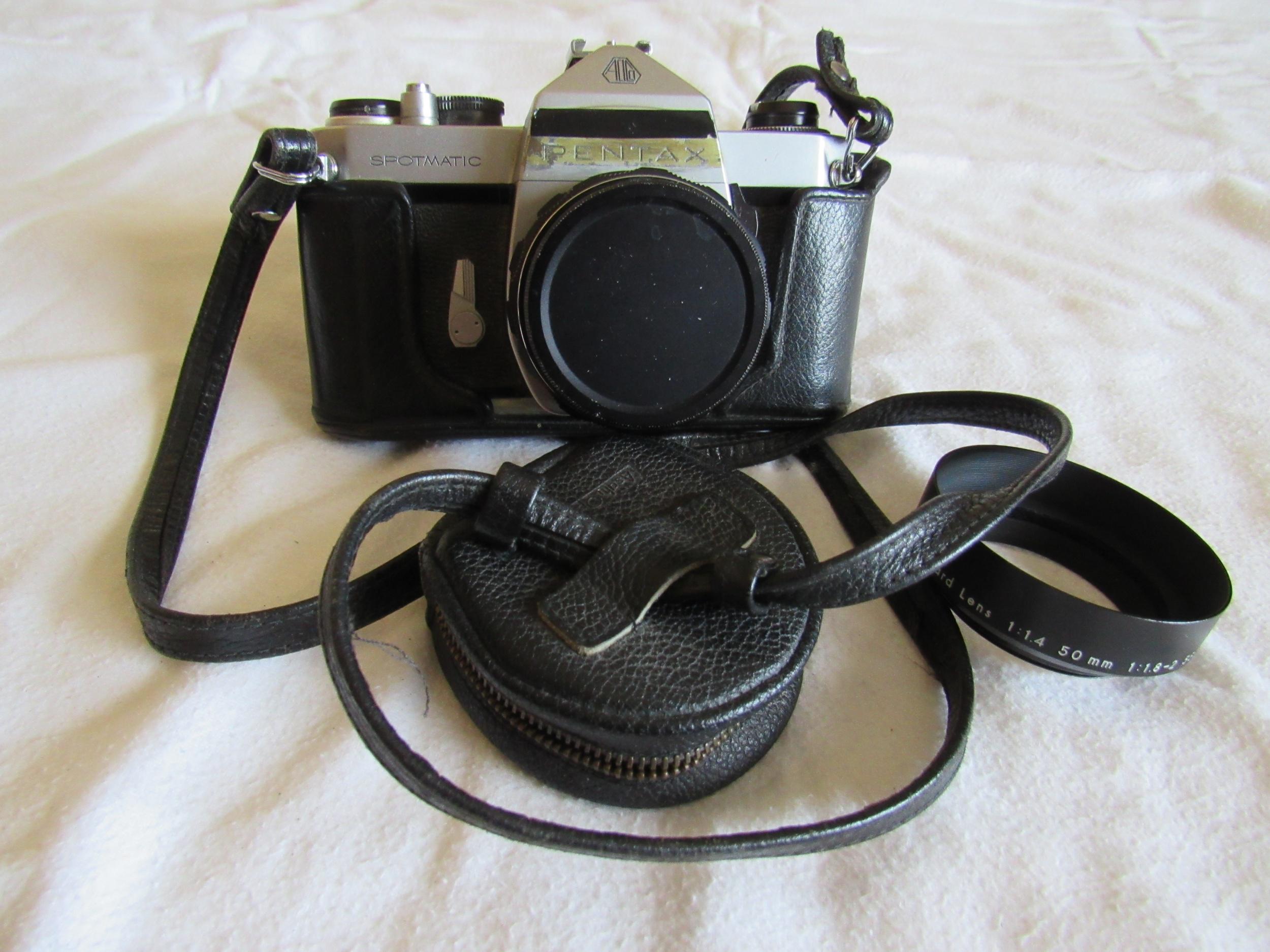 Pentax Spotmatic SP Film Camera Asahi Super Takumar 35mm F