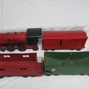 Steel Train Set Cor Cor Pressed Steel 1930&#39;s 4 Piece Locomotive, Boxcar, Grain Car, Caboose.