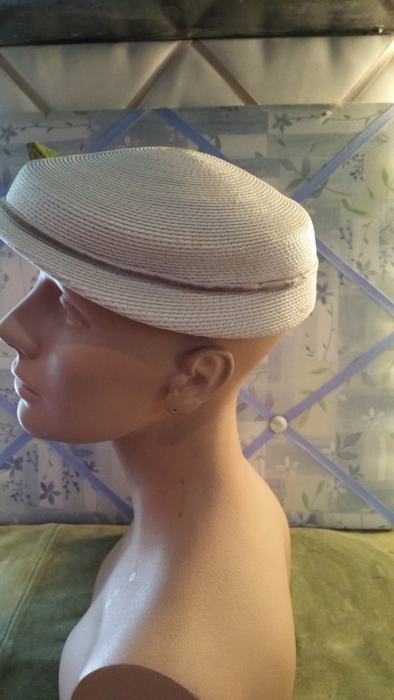 1950s Pale very Light GreySt  Straw with White Fl… - image 2
