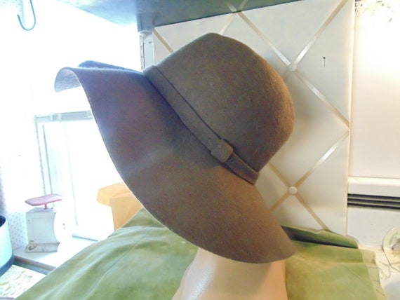 Vintage Brown Felt Hat 4" Brim.HM Coachelia  #9313 - image 2