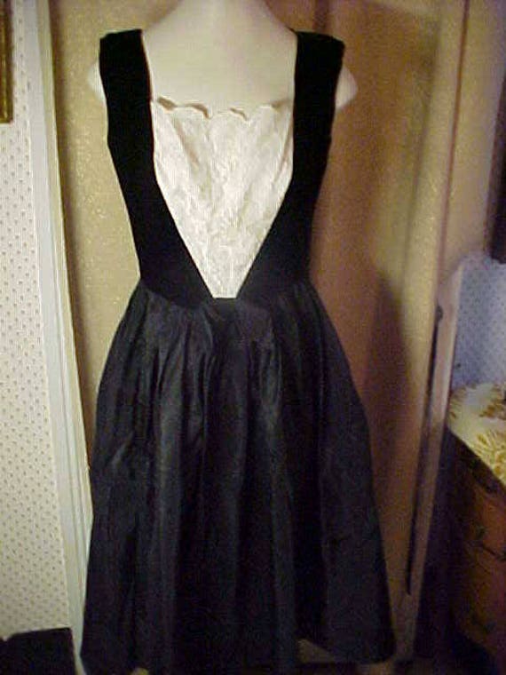 Vintage 50s Black Velvet & Taffeta with White Lac… - image 1