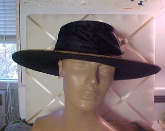 Antique Black Wide Brim Hat, 1904, Lined LABEL: The Bonnet Shop, San Francisco. AS IS 3122