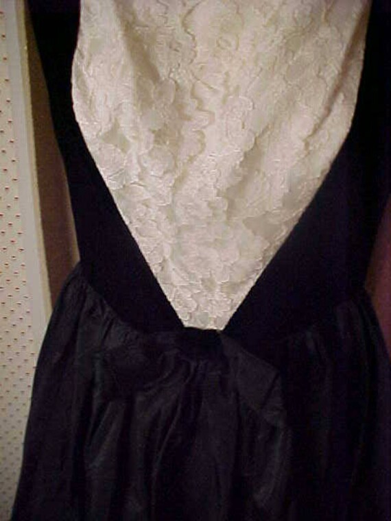 Vintage 50s Black Velvet & Taffeta with White Lac… - image 2