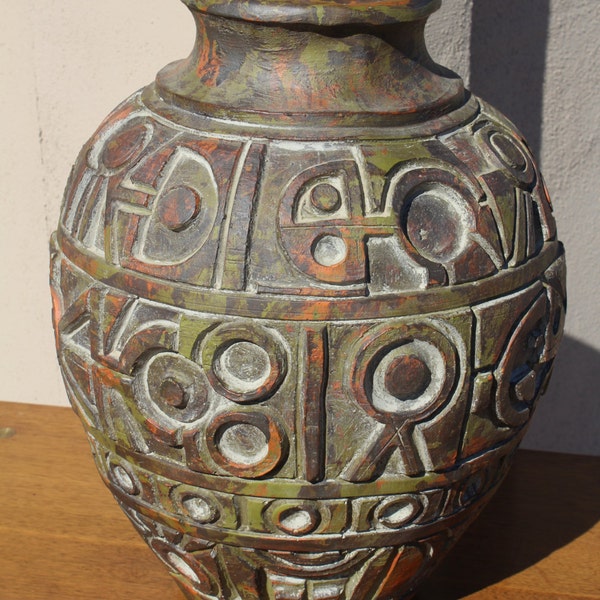 Vintage mid century brutalist round heiroglyphics symbol three way lamp