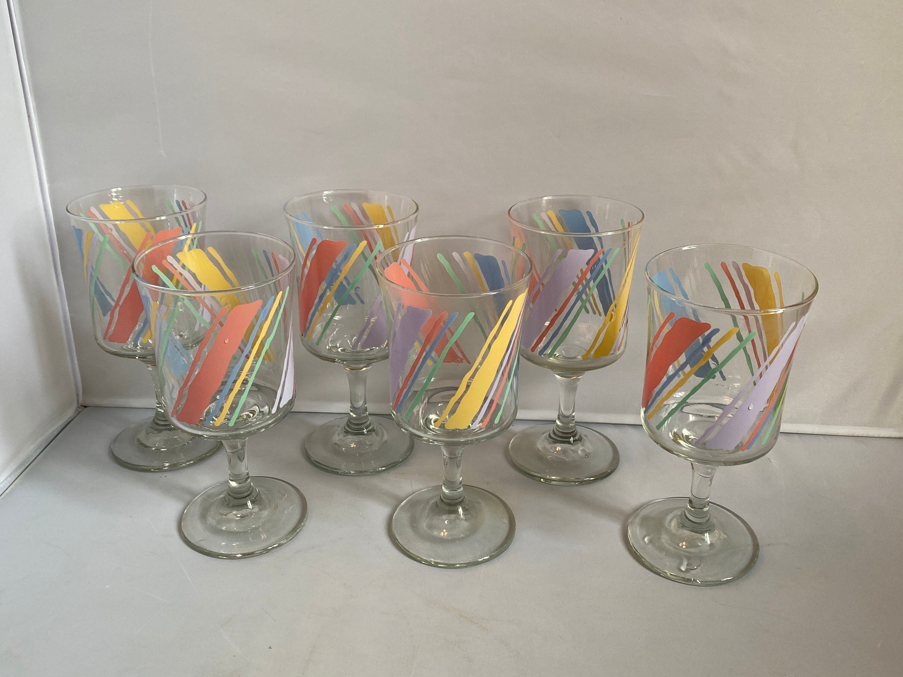 DanceeMangoos Creative Glass Cups Cute Vintage Drinking Glasses of 4 Set,  12 oz Entertainment Dinnerware Ribbed Glassware, Wave Shape Beverage  Glasses