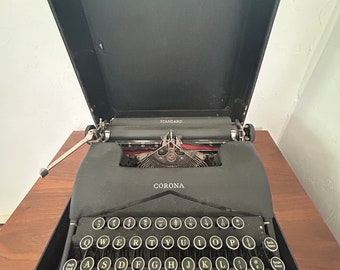 LC Smith & Corona Manual Typewriter