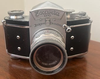 Ihagee Exakta VX 35 mm Camera with Accessories