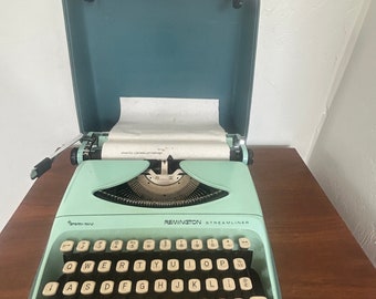 Remington Streamliner Portable Typewriter
