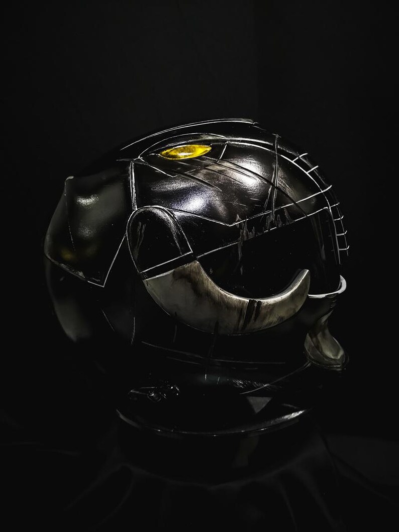 MMPR Damage Black helmet ranger