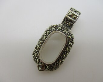 hinged removable pendant bail