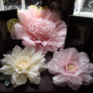 Set of 3 Giant Paper Flowers L Pink / Vanilla Perfect Decorations for Wedding,Birthday Party&Baby Shower image 2