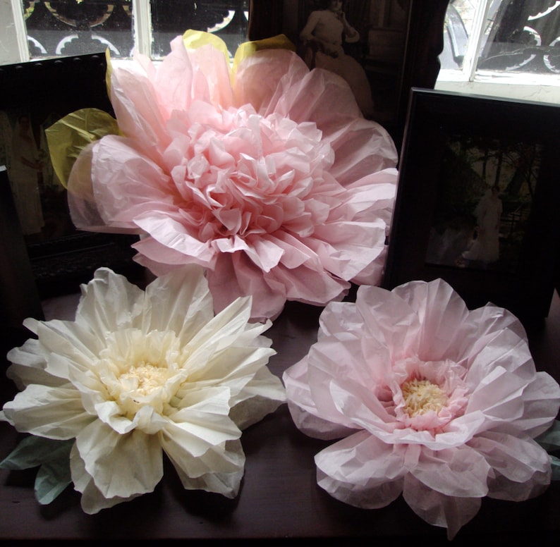 Set of 3 Giant Paper Flowers L Pink / Vanilla Perfect Decorations for Wedding,Birthday Party&Baby Shower image 2