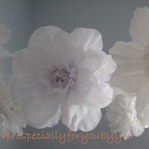 Set of 5 Tissue Paper Pom Pom/ Flower Snow White Perfect | Etsy