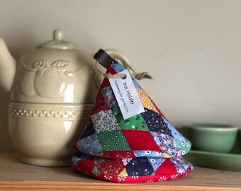 Set of 2 Pot Holders- Red Patchwork