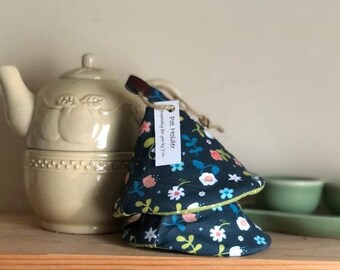 Set of 2 Pot Holders- Navy flowers