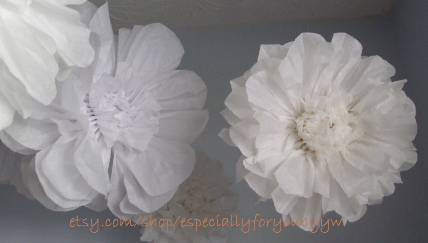 Set of 5 Tissue Paper Pom Pom/ Flower snow White Perfect - Etsy