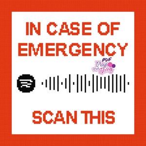 Puede incluir: Un cuadrado rojo con fondo blanco y el texto "IN CASE OF EMERGENCY" en rojo. Debajo del texto hay un código de barras en blanco y negro con un icono negro de un teléfono con una línea a través de él. Debajo del código de barras está el texto "SCAN THIS" en rojo.