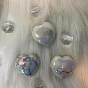 1 Mini Aura Howlite Heart - cute - crystal healing