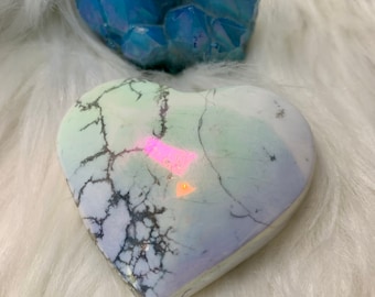 1 Aura Howlite Heart Carving - crystal collection- crystal healing-