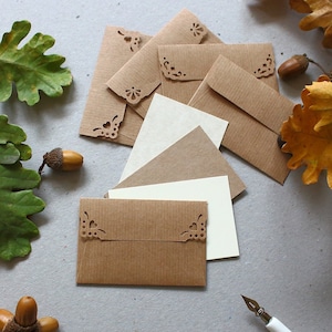 250 mini cartes et enveloppes - enveloppes de mariage rustiques et cartes pour livre d'or - enveloppes kraft brunes avec cartes de correspondance - enveloppes pour cartes-cadeaux