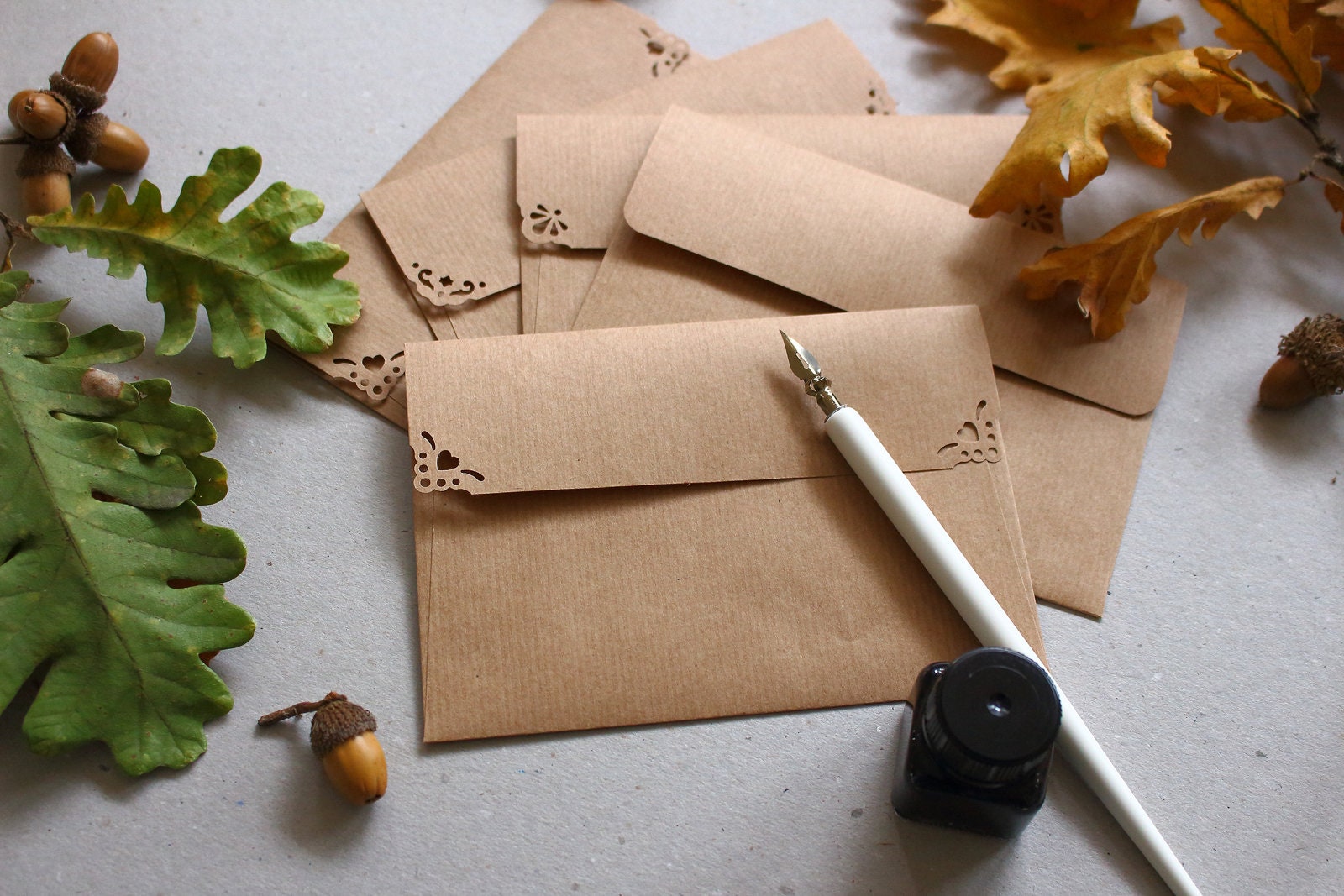 Sobres A9, 25 sobres Kraft marrones para invitaciones / tarjetas de boda de  bricolaje solapa recta, recortes de encaje, papel 100% reciclado ecológico  -  España
