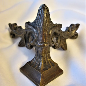 1 Old and Tarnished Single Painted Cast Metal Mantel Clock Foot for your Clock Projects, Steampunk Art, Metalworks and Etc.Stk#496