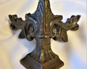 1 Old and Tarnished Single Painted Cast Metal Mantel Clock Foot for your Clock Projects, Steampunk Art, Metalworks and Etc.Stk#496