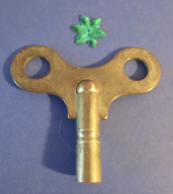 Antique Brass Clock Key Size 12 / 5.25 Swiss / 4.85 American Stk# K22