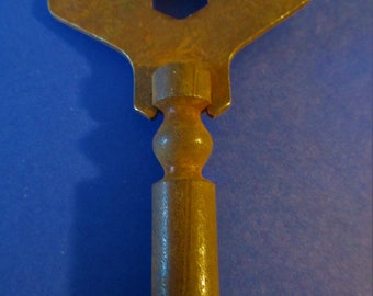 Vintage Size 11 / 5.00 Swiss / 4.6 American Rusty Steel Clock Key for your Clock Projects - Art Stk# K04
