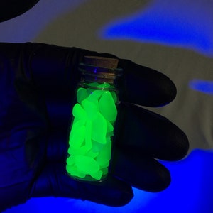 Crushed Green Uranium Sea Glass in Cork-Topped 2 Potion Vial, UV-Reactive Glowing, Lovers of Uranium & Curiosities/Oddities, Gifts under 20 image 5