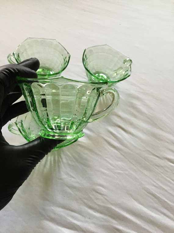 Pair of Green Depression Glass Knobs (TRE) Pair of Green Depression Glass Knobs (TRE)
