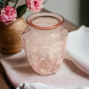 Vintage 8" Anchor Hocking "Princess Pink" Depression Glass Flower Vase, Heptagon Shape