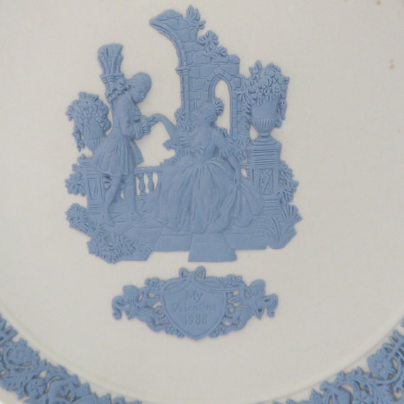 Wedgwood Jasperware Vintage 1988 Valentines Plate, Blue on White 