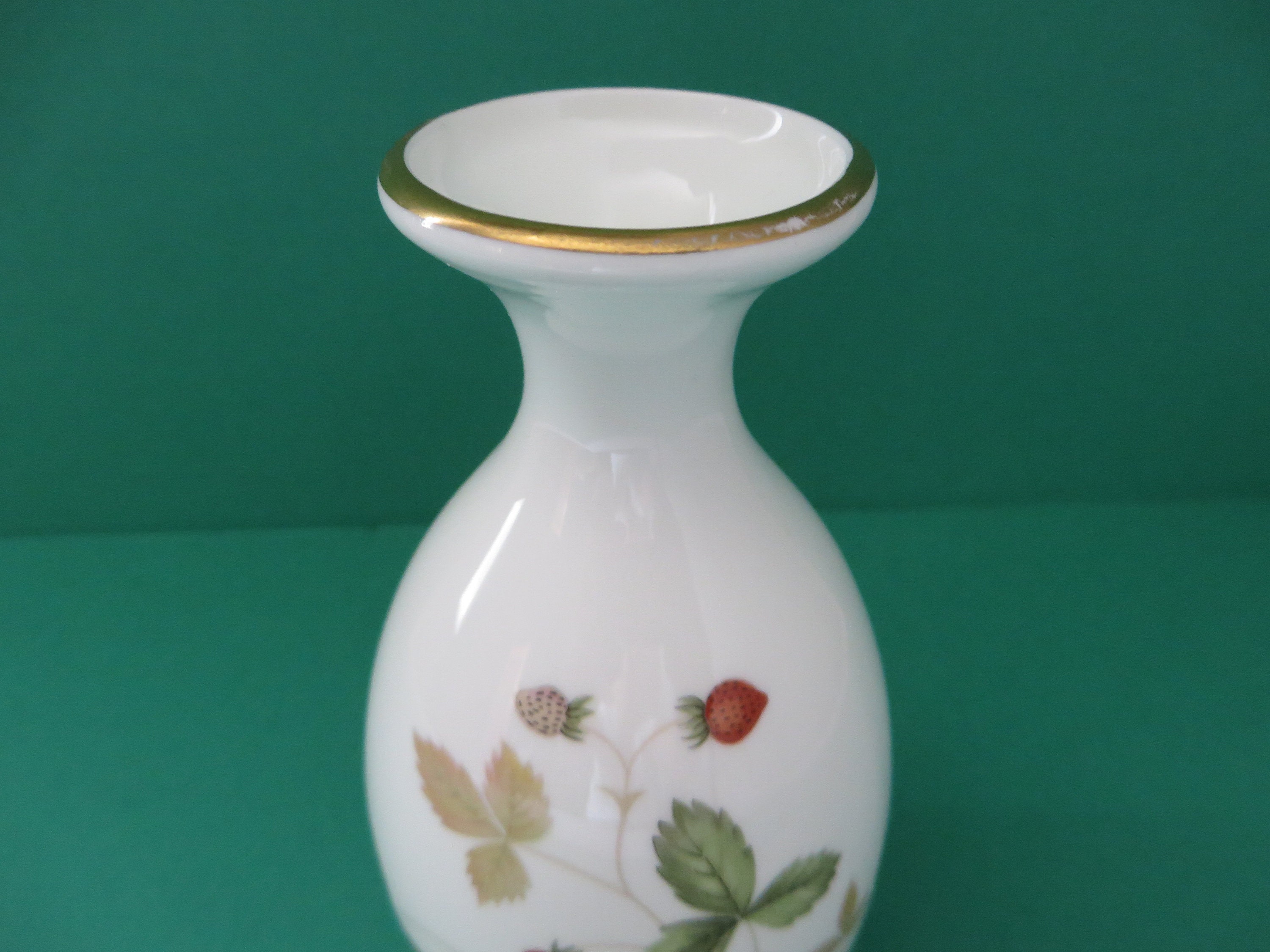 Wedgwood Wild Strawberry Vintage 1960 S Vase