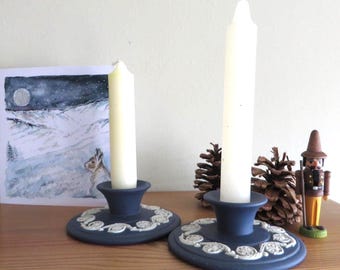 ブルーのウェッジウッドキャンドルホルダー。ヴィンテージのジャスパー