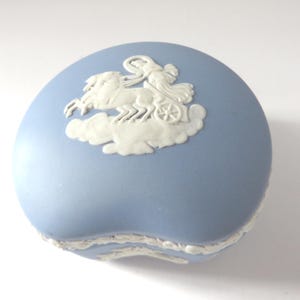 Wedgwood 1950&#39;s blue Jasperware bean shaped Trinket Box