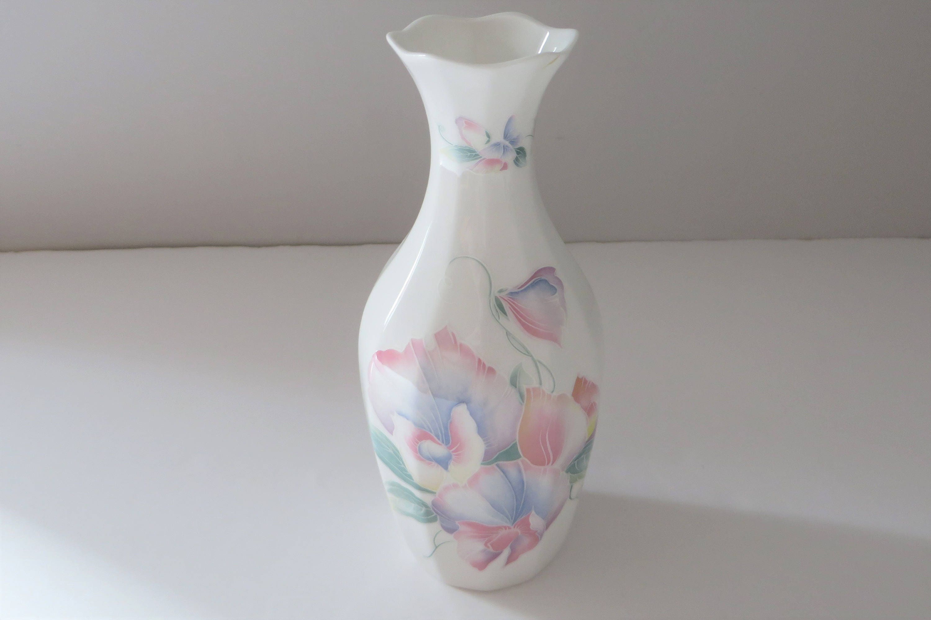 Aynsley Vintage 1980 S Little Sweetheart Vase