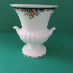 Vintage Wedgwood Osborne small  Urn Vase