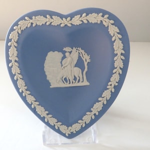Wedgwood Blue 1970&#39;s Jasperware Heart shaped Trinket Dish