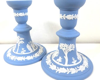 ブルーのウェッジウッドキャンドルホルダー。ヴィンテージのジャスパー