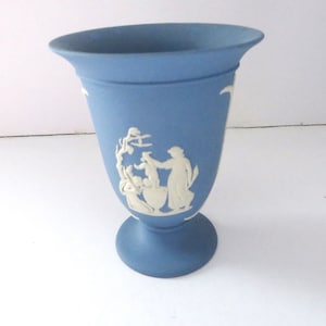 Wedgwood Jasperware vintage 1970&#39;s footed vase, Wedgwood, Gift for home, Wedgwood, Gift for her, Gift for mother, Flower vase, Jasperware