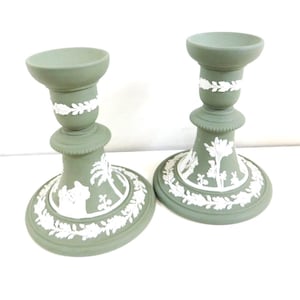 Wedgwood green Jasperware 1970&#39;s pair of  decorative Candlesticks