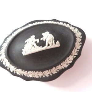 Vintage Wedgwood 1960&#39;s Jasperware Black oval Trinket Box with Cherubs