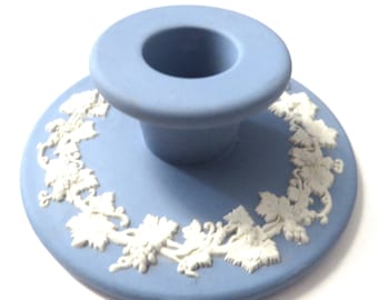 ブルーのウェッジウッドキャンドルホルダー。ヴィンテージのジャスパー