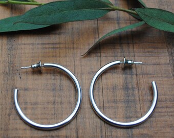 Hoop earrings in recycled silver, medium sized